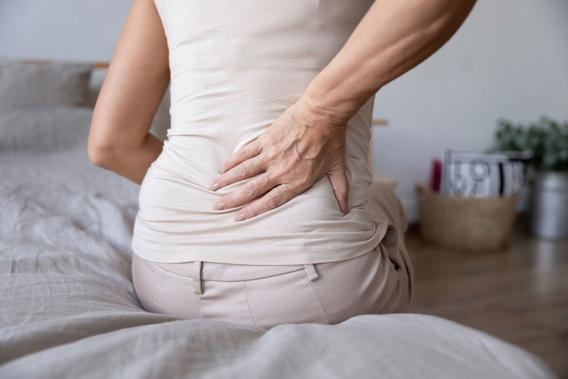 Get to know the proper symptoms of Sciatica here!