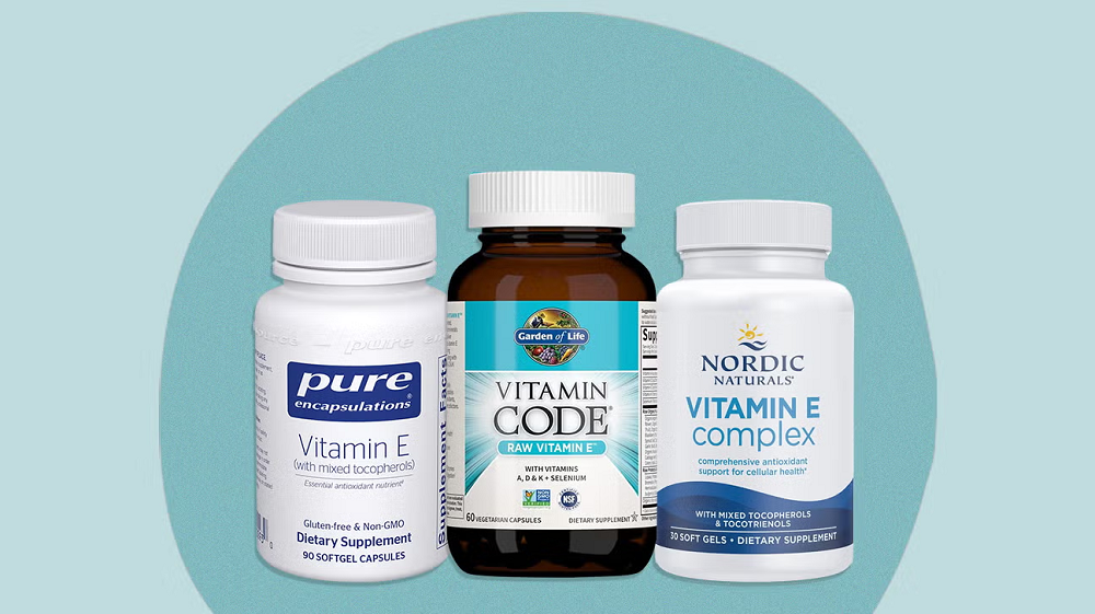 What does a 90-softgel eye vitamin routine include?